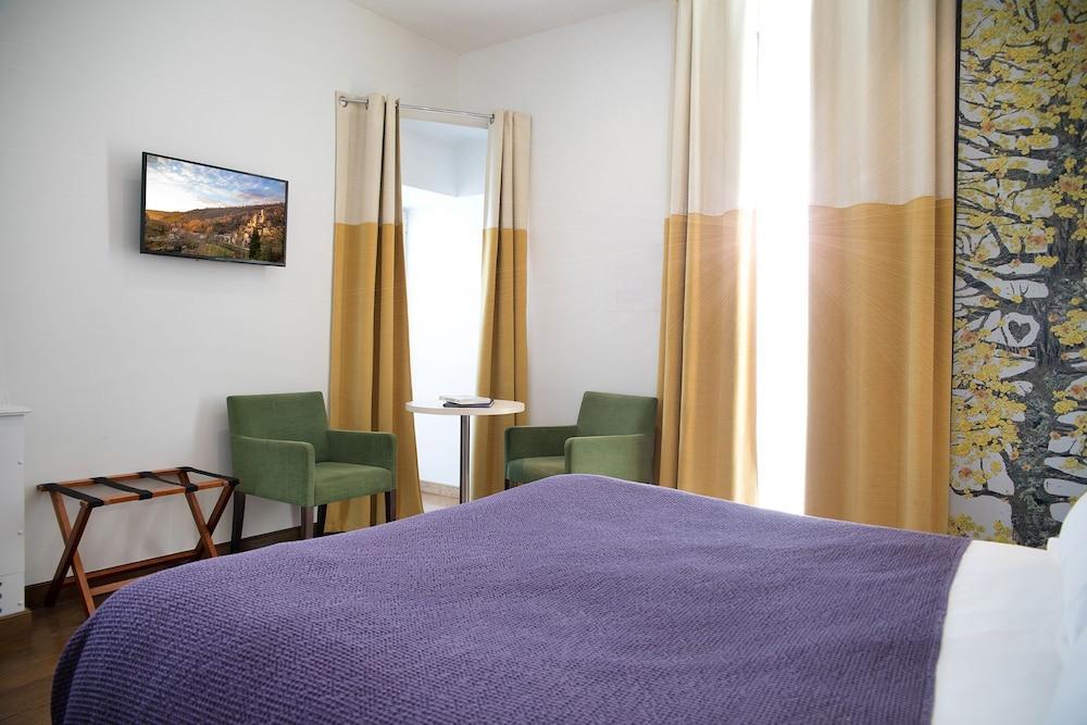 Hotel La Ferme De Bourran Rodez - Parking Prive Gratuit Екстер'єр фото